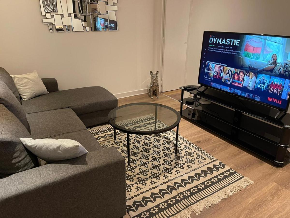 Le Black & White, Hyper Centre - Paisible- Wifi Hd- Netflix- Proche Gare -Ideal Couple Et Business Niort Buitenkant foto